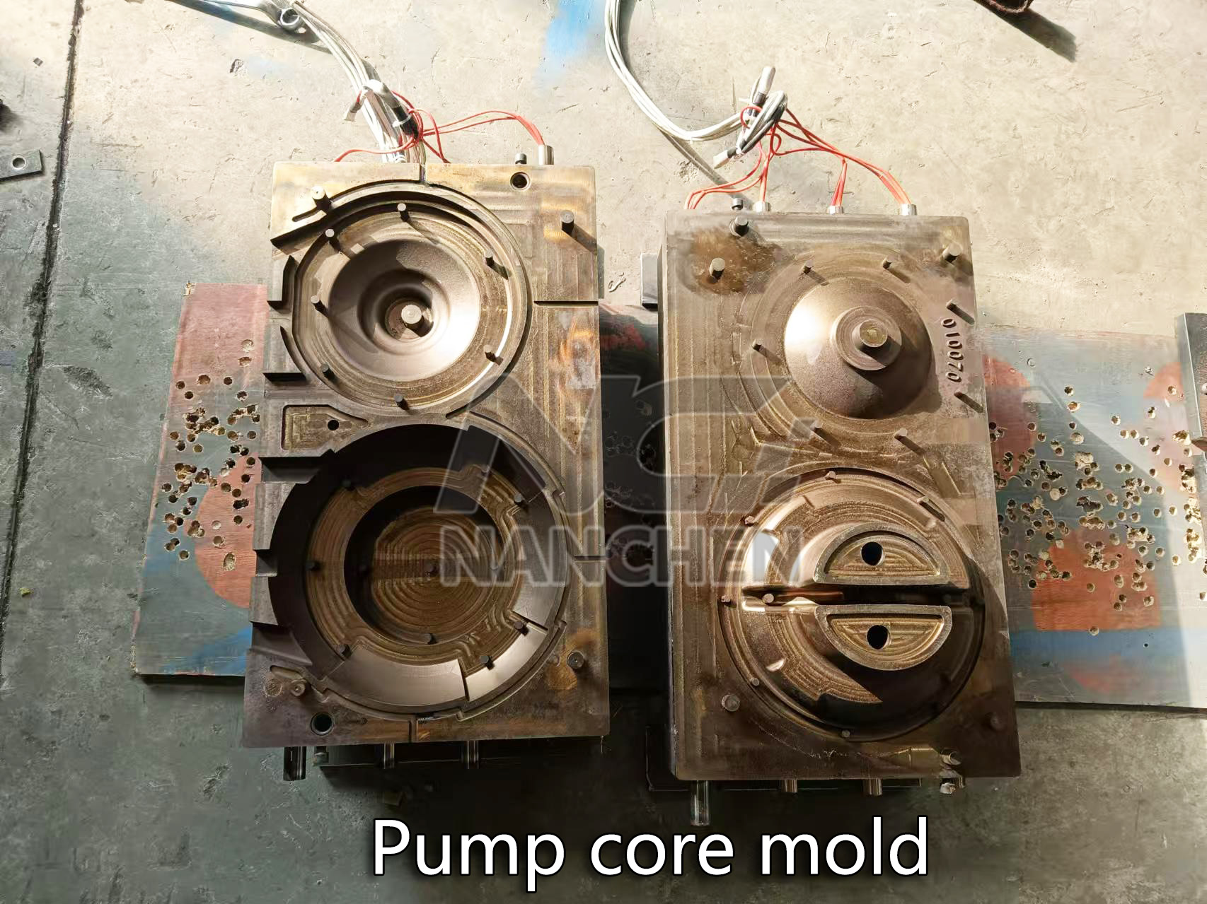 Hot core box mold