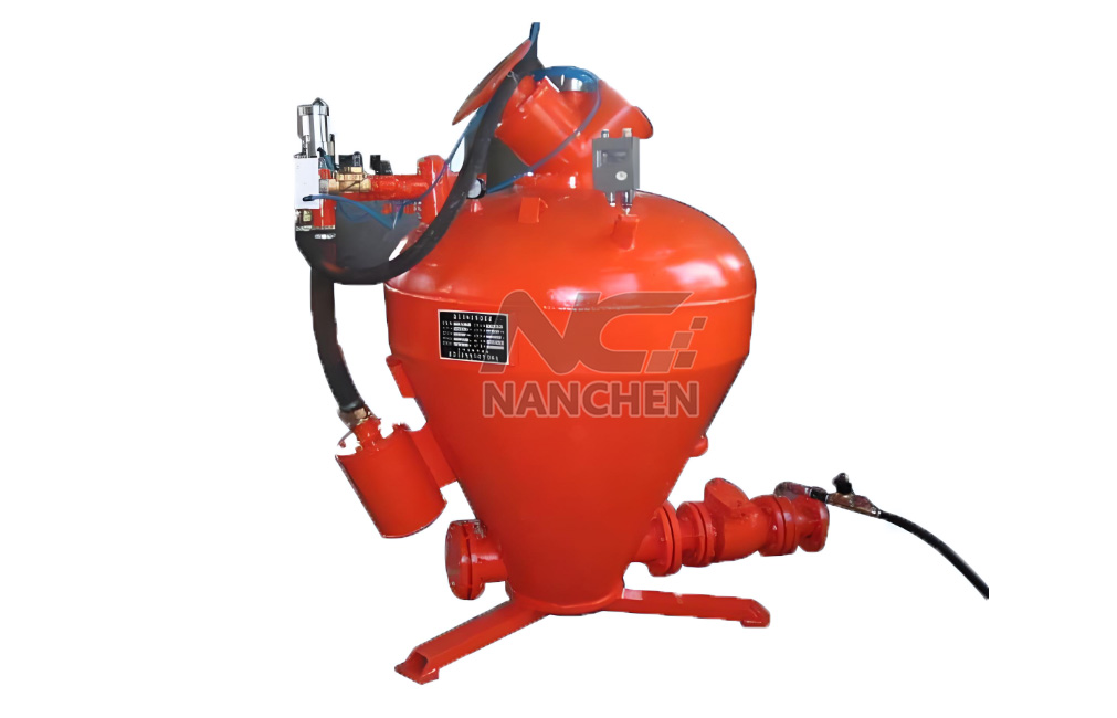 Pneumatic conveying tank